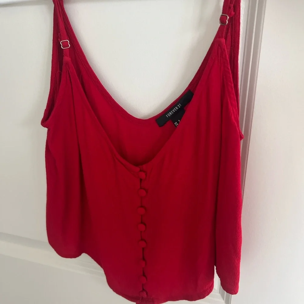 Red Top - Picture 1 of 2